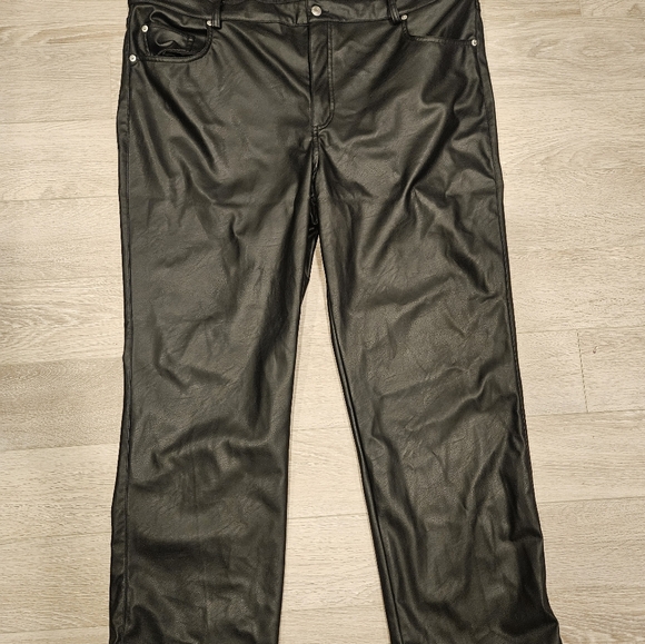 Black faux leather h&m pants - Picture 2 of 5